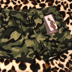 Maternity Camo stretchy shorts